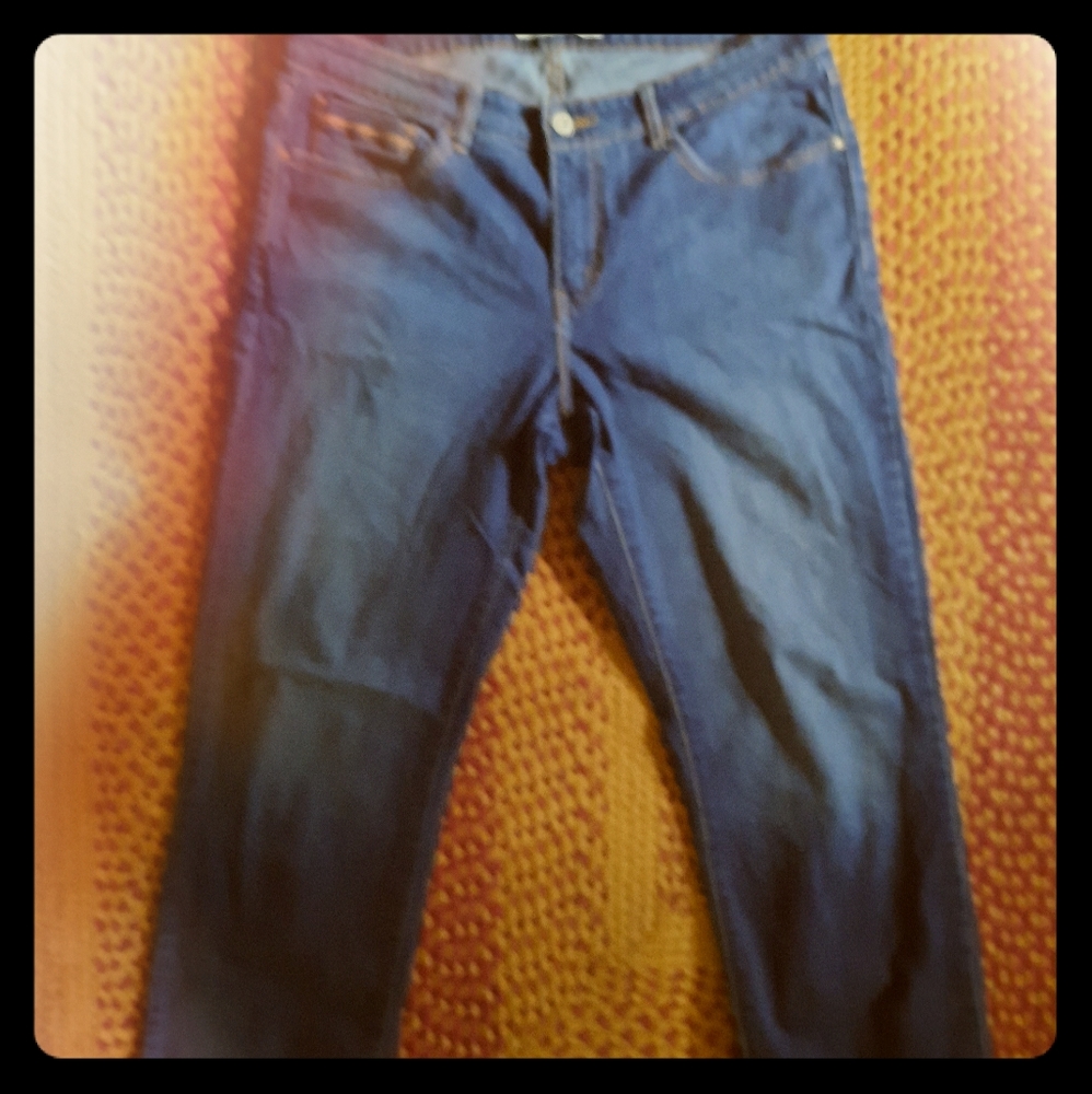 Levi's perfectly shaping straight jeans